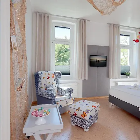 Zum Weissen Roessl App Strandkoje *