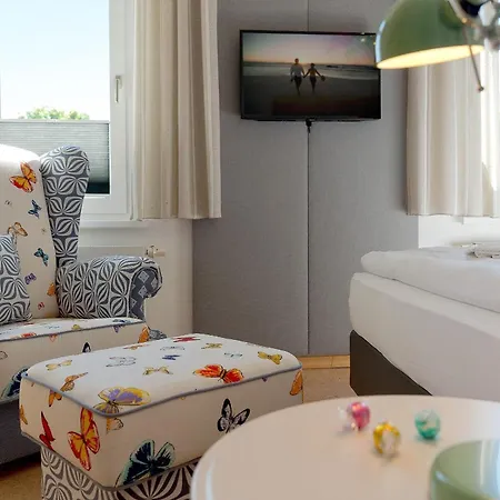 Zum Weissen Roessl App Strandkoje * Heringsdorf (Usedom)