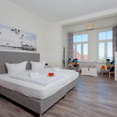 Zum Weissen Roessl App Strandkoje *