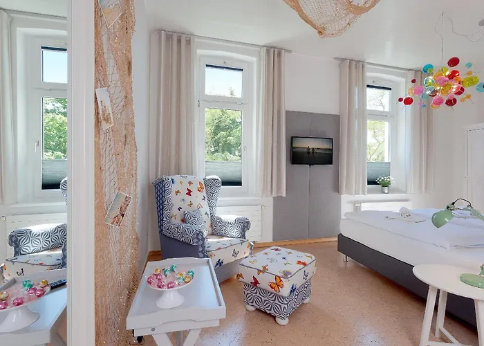 Zum Weissen Roessl App Strandkoje *